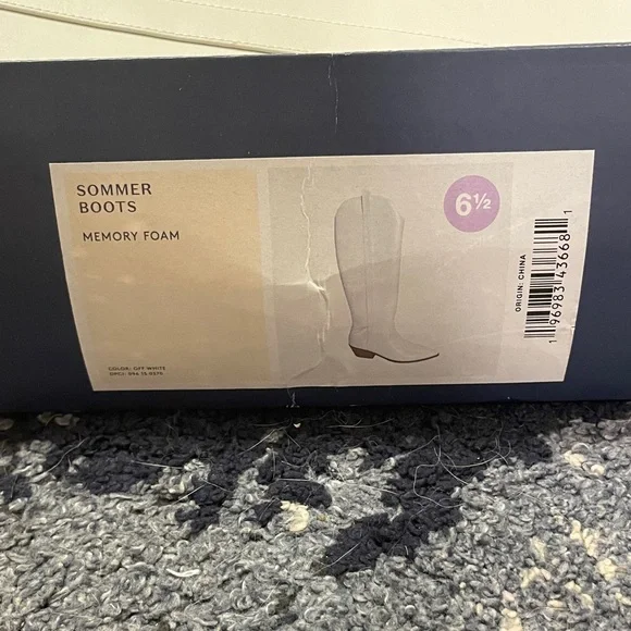 Universal Thread White Heeled Boots - Picture 3 of 17